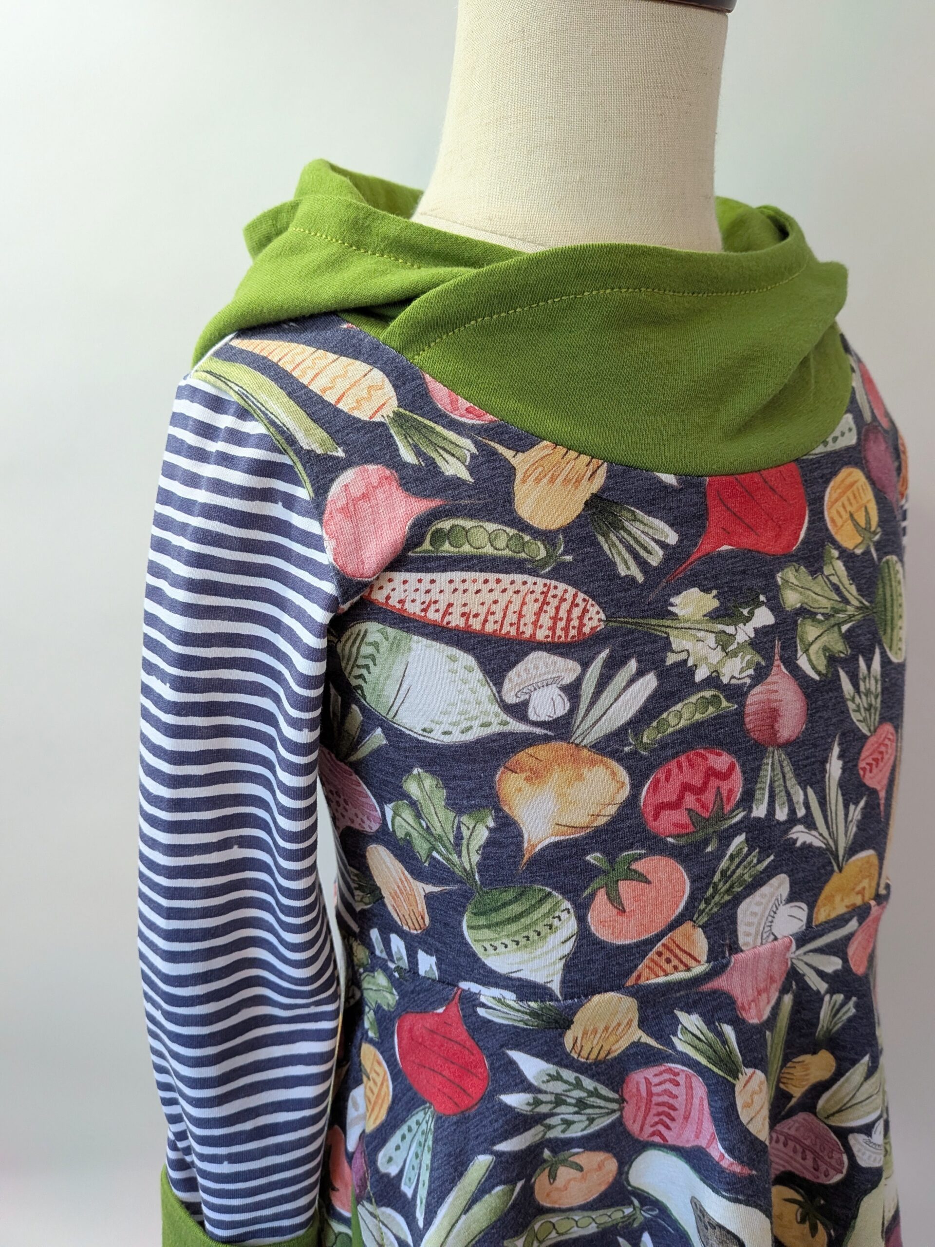 Organic Hooded Dress - Pockets - Grow With Me - Garden Veggie